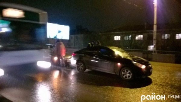 У Луцьку три автівки потрапили в аварію. ФОТО 