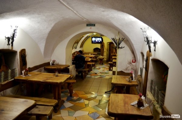 Імператорське бомбосховище. Смачного Луцька!