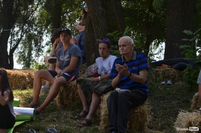 Відомий поет у Луцьку читав вірші про любов та війну. ФОТО