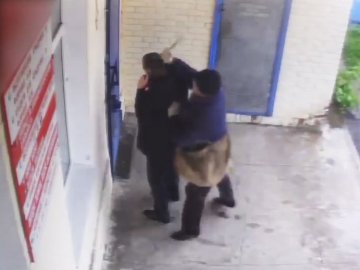 На Полтавщині чоловік пограбував відділення банку – виніс 1,4 мільйона гривень. ВІДЕО