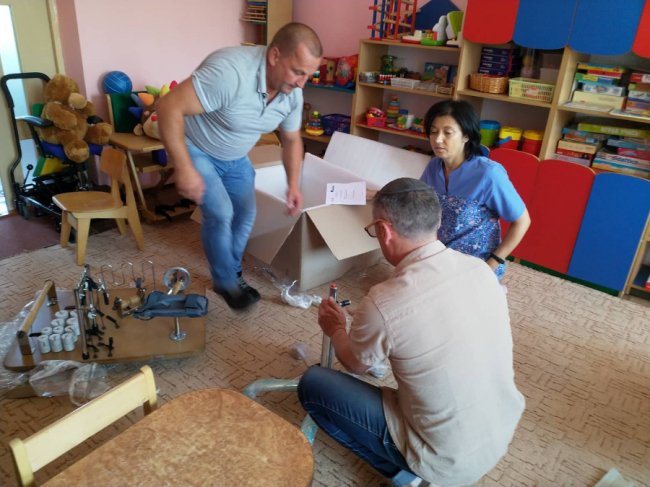 Луцька єврейська община передала обладнання для дитячого санаторію 