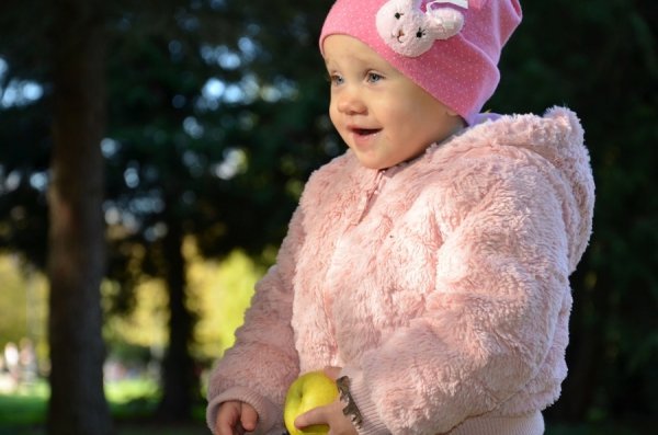 Обрали найкраще дитяче фото осені