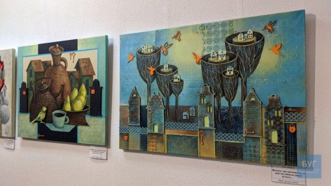 Волинська художниця презентувала свої роботи на виставці. ФОТО