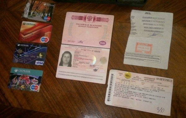 Показали вибухівку та документи затриманих російських диверсантів. ФОТО