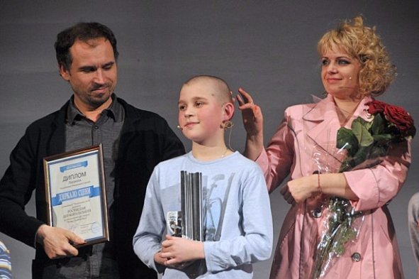 У Луцьку благодійна вистава зібрала гроші для хворих дітей. ФОТО