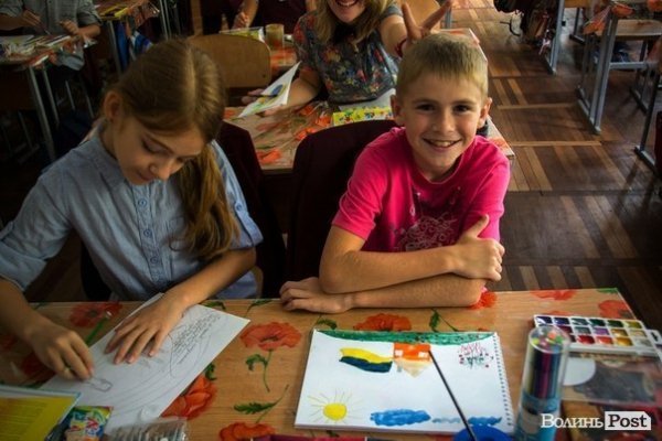 Луцькі школярі підтримали бійців АТО.ФОТО