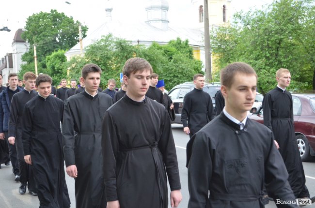 У Луцьку хресною ходою пройшли прихильники церкви Московського патріархату. ФОТО