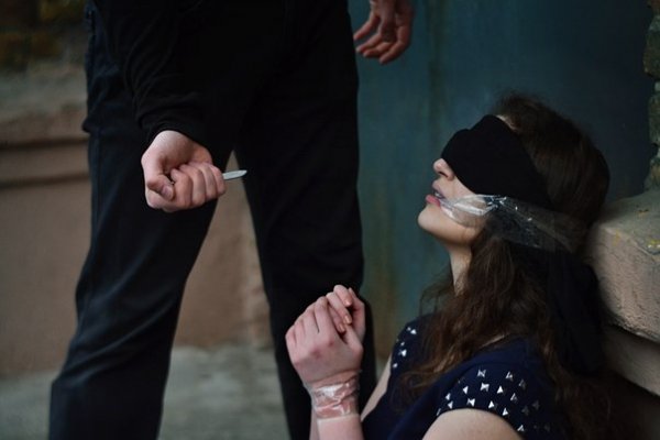 Волинські підлітки показали у фото, як бачать проблему насильства. ФОТО