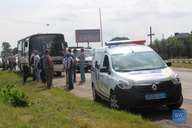 У Нововолинську автобус із гірниками протаранив бус