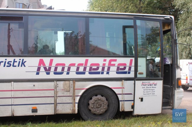 У Нововолинську автобус із гірниками протаранив бус