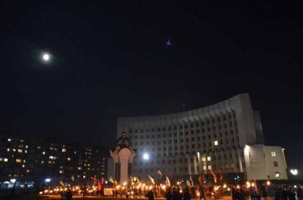 Лучан кличуть на смолоскипну ходу. ФОТО