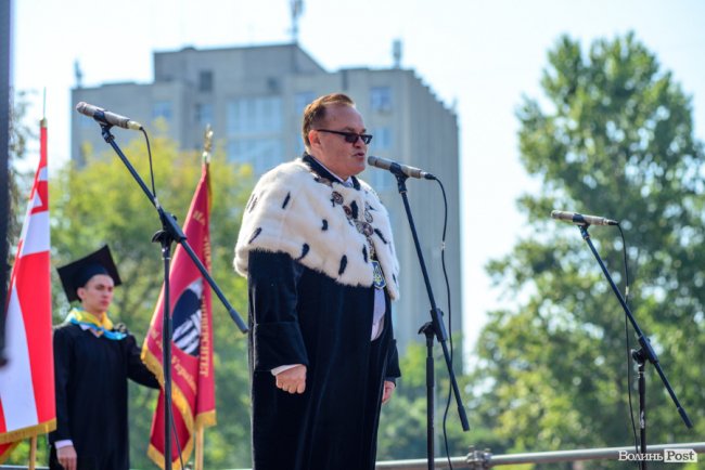 Патріотично та сонячно: якою була посвята у студенти луцького вишу. ФОТО