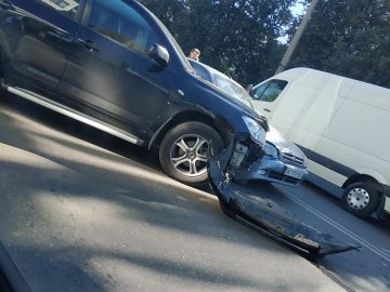 У Луцьку зіткнулися дві автівки. ФОТО