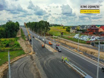 На оновленій трасі  Устилуг-Луцьк-Рівне відкрито рух 4 смугами.ФОТО