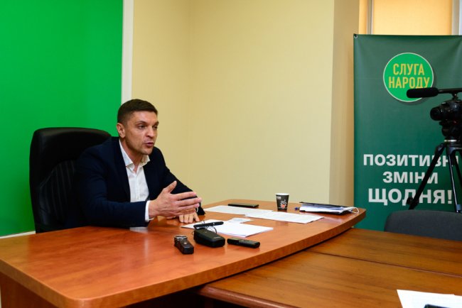 Діалог з громадою, європейський ринок, дороги у віддалених районах: Роман Бондарук – про те, як хоче змінити Луцьк*