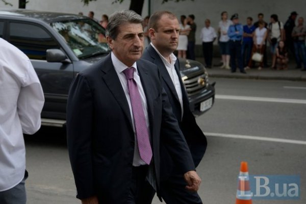 Мартиняк у смокінгу, Вітер у картатому піджаку: волиняни на вечірці у Порошенка. ФОТО