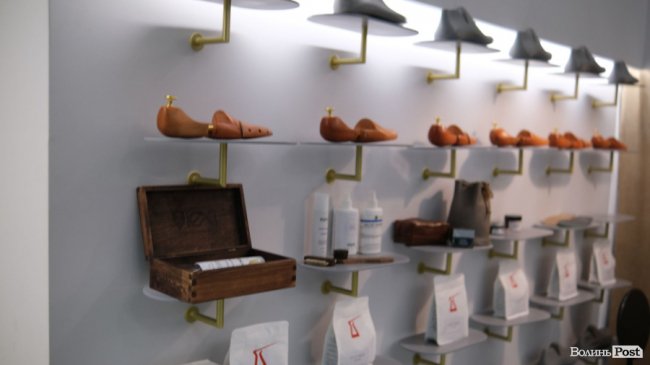 Екскурсія виробництвом «ІКОS»: запрошуємо пройти шлях однієї пари взуття від ідеї до готового прототипу в межах проєкту «Мрію.Дію»