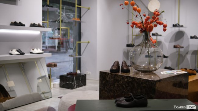 Екскурсія виробництвом «ІКОS»: запрошуємо пройти шлях однієї пари взуття від ідеї до готового прототипу в межах проєкту «Мрію.Дію»