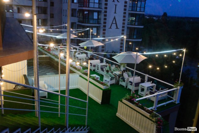 У Луцьку відкрили нову літню терасу із неймовірним краєвидом на місто*