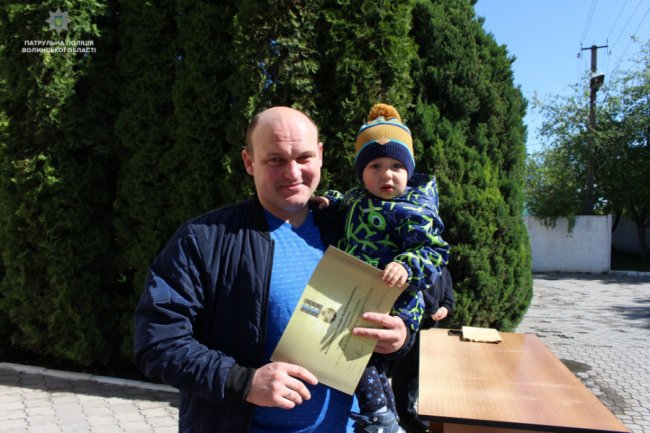 У Луцьку нагородили патрульних, які брали участь у війні з Росією. ФОТО