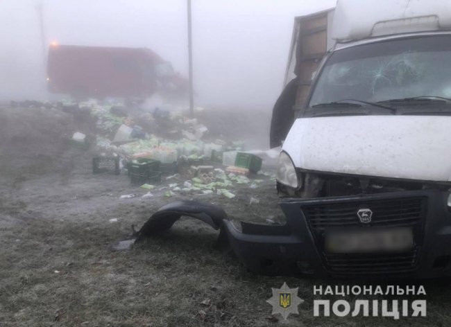 В аварії на Волині, у якій зіткнулися  мінівен і вантажівка з «молочкою», травмувалося троє людей 