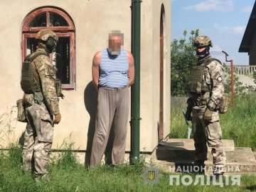Волинські поліцейські викрили священника, який переробляв та збував зброю. ФОТО