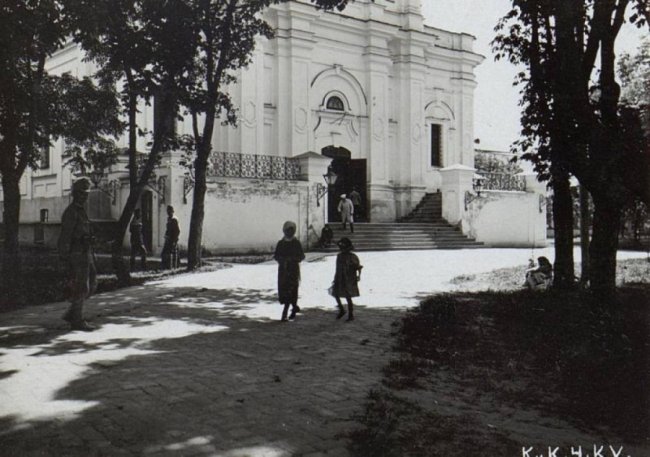 Луцький собор на ретросвітлинах