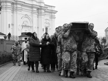 Луцьк попрощався із загиблим у війні з Росією військовослужбовцем Сергієм Пянтковським