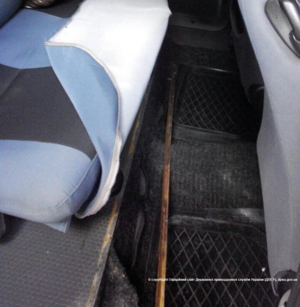 На «Ягодині» затримали контрабандний бурштин