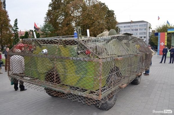 Батальйону «Айдар» подарували «броньовика». ФОТО
