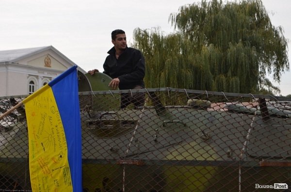 Батальйону «Айдар» подарували «броньовика». ФОТО