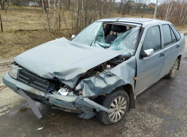 На Волині мотоцикліст зіткнувся з легковиком: його госпіталізували