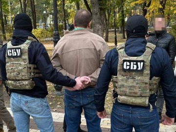СБУ надавала по загребущих руках хабарнику з АМКУ