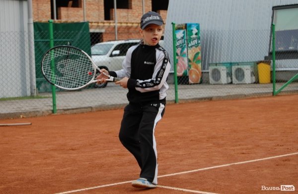 У Луцьку визначили кращих юних тенісистів