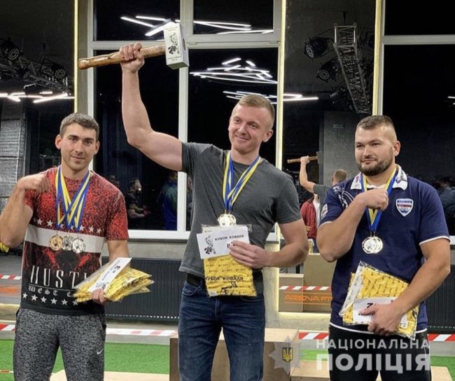 Волинський поліцейський здобув перемогу на чемпіонаті з армреслінгу