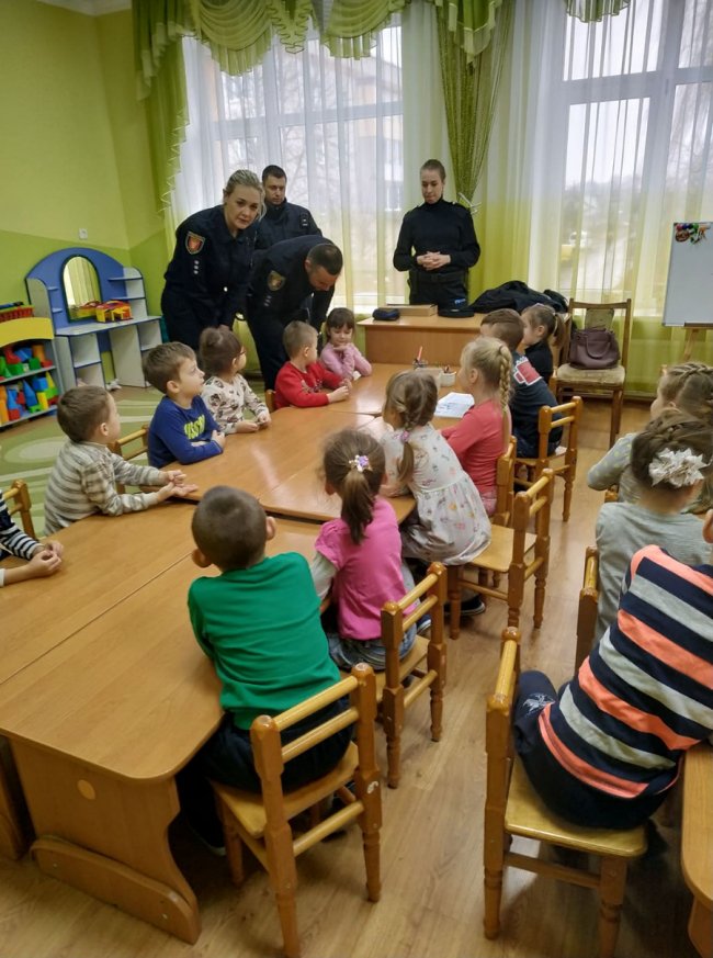 Радісні вигуки в рацію та захват в очах: як малечу Гіркої Полонки вчили безпеці руху