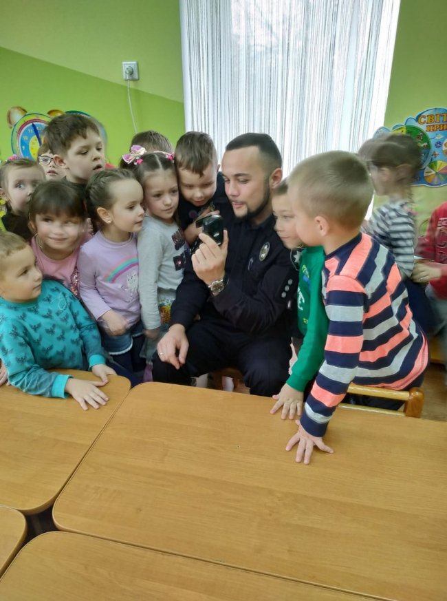 Радісні вигуки в рацію та захват в очах: як малечу Гіркої Полонки вчили безпеці руху