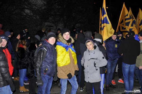 Фаєри, смолоскипи, гасла: Луцьком пройшла хода. ФОТО