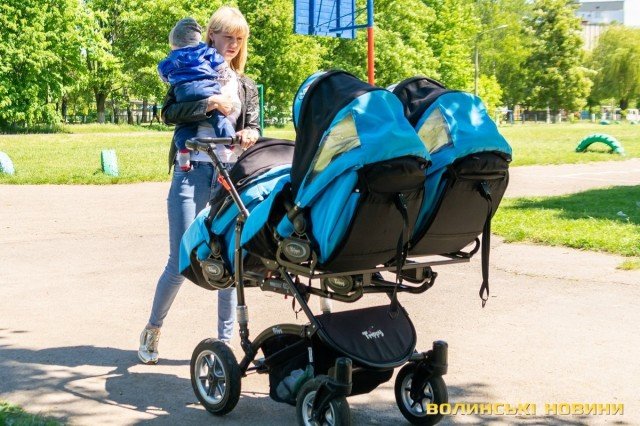 Як живе сім'я з Луцька, у якій народилась трійня. ФОТО