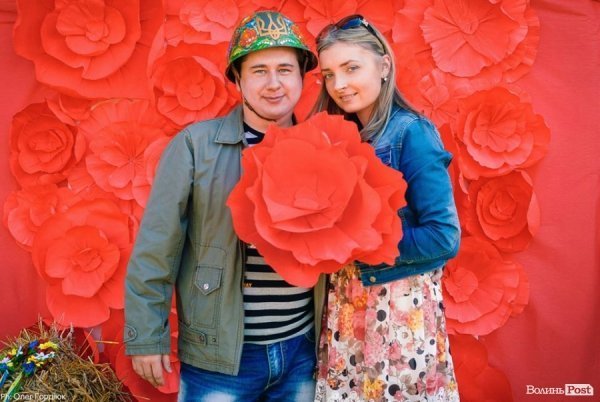 На благодійній фотосесії у Луцьку зібрали кошти для військових. ФОТО