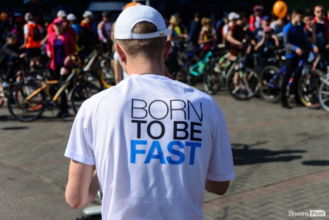 З дітками, собакою та у вишиванках: як лучани провели «Велодень-2019». ФОТО