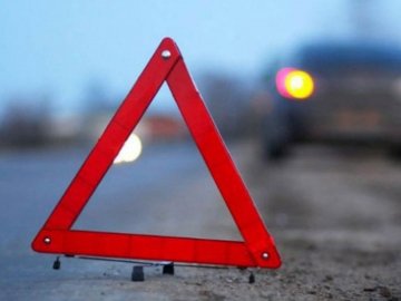 На трасі Львів-Луцьк зіткнулися три автівки: серед постраждалих – дитина
