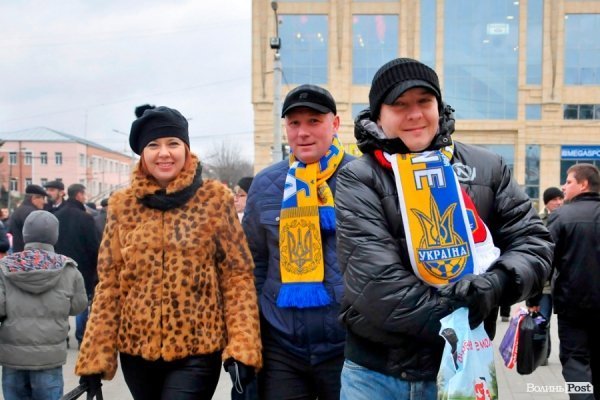 Віче на луцькому Майдані. ФОТО