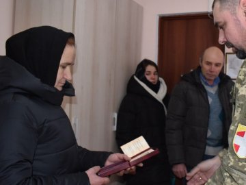 Рідним загиблого захисника з Волині вручили його орден