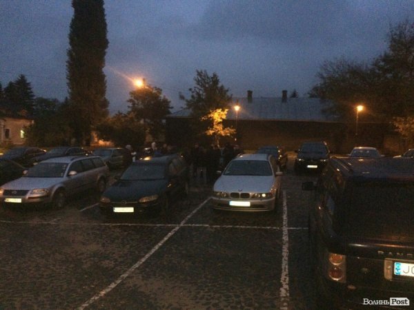 На Волині об'єдналися власники автівок з іноземною реєстрацією.ФОТО