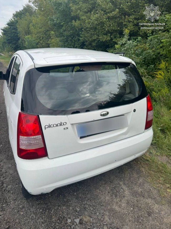 На Волині до відповідальності притягнули матір 15-річного хлопця, якого спіймали за кермом авто