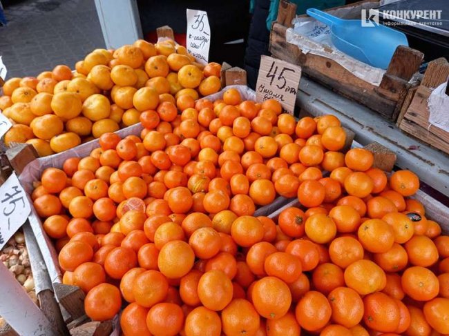 Скільки коштують мандарини у Луцьку
