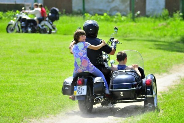 Байкери-«терапевти» влаштували свято для дітей. ФОТО
