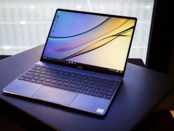  Громада на Волині закупила  на мільйон гривень ноутбуків