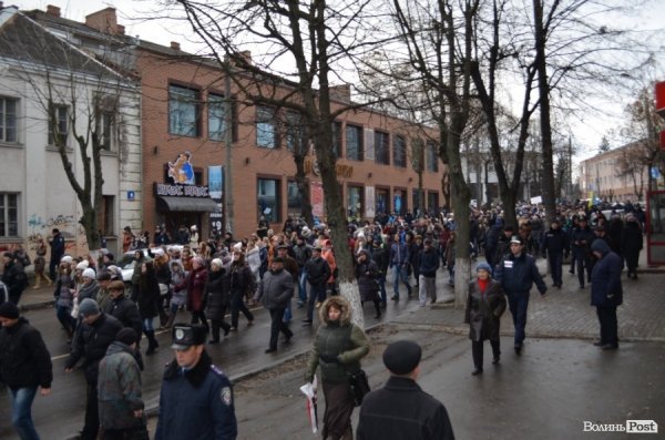 Як пікетували прокуратуру і СБУ учасники Євромайдану в Луцьку. ФОТО. ВІДЕО